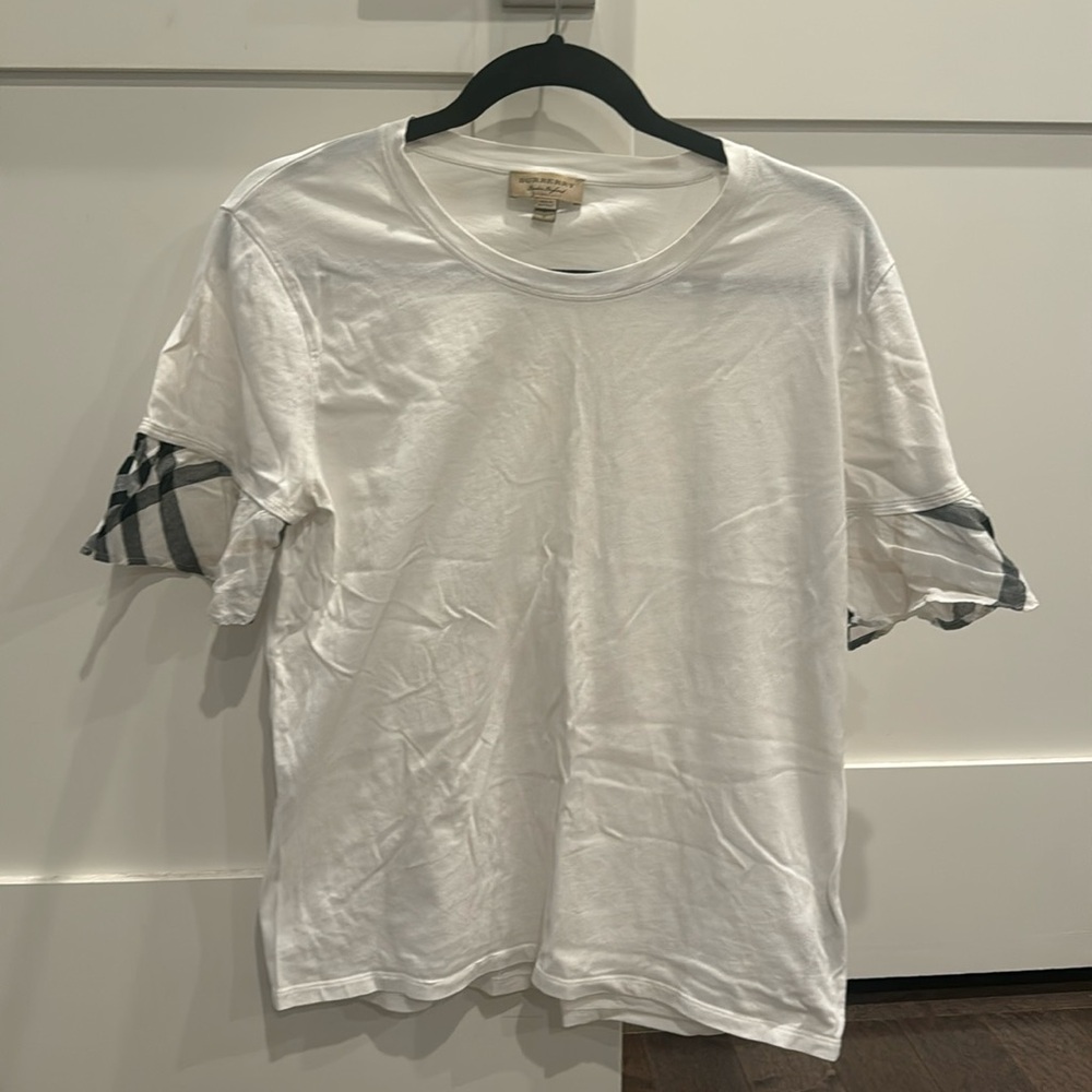 Burberry white t shirt in large